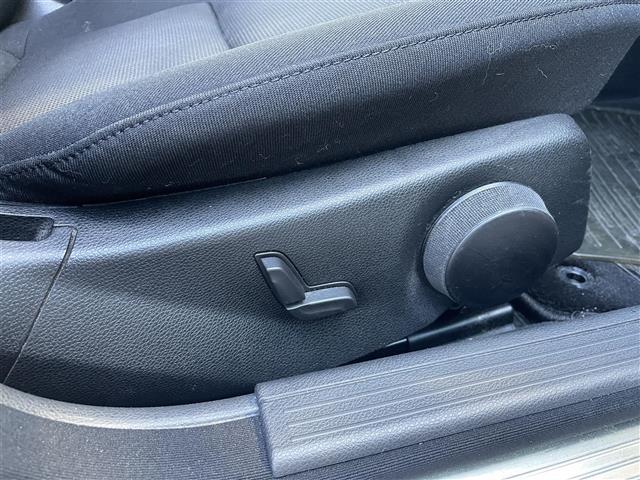 Cクラス C200 CGIブルーエフィシェンシー ☆ワンオーナー☆純正HDDナビ(AM/FM/CD/DVD/ミュージックサーバー/Bluetooth/ワンセグTV)☆クルーズコントロール☆ハンズフリー☆パワーシート(運転席/助手席)☆オー(22枚目)