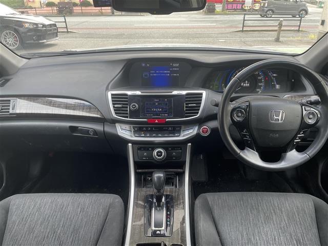 アコードハイブリッド LX 純正ディーラーナビ・Bluetooth・フルセグTV・CD/DVD・AM/FM・USB・AUXクルーズコントロール・ハンズフリー・横滑り防止システム・オートライト・ビルトインETC・スペアキー(36枚目)