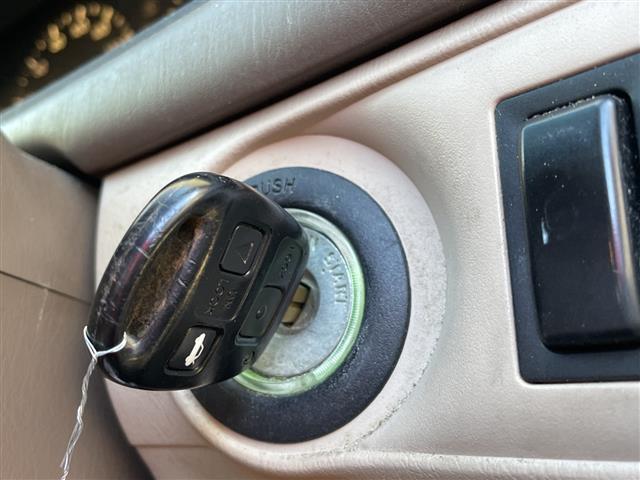 ウィンダム 2.5G コーチエディション 純正ナビ・DISC・AM/FM・TAPE・ETC・電動格納ミラー・パワーシート(D)・ドラレコ付きルームミラー(前)(18枚目)