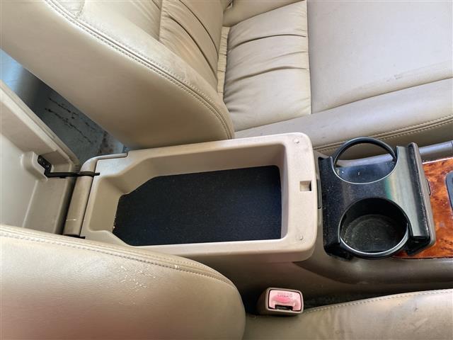 ウィンダム 2.5G コーチエディション 純正ナビ・DISC・AM/FM・TAPE・ETC・電動格納ミラー・パワーシート(D)・ドラレコ付きルームミラー(前)(19枚目)