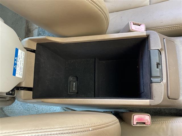 ウィンダム 2.5G コーチエディション 純正ナビ・DISC・AM/FM・TAPE・ETC・電動格納ミラー・パワーシート(D)・ドラレコ付きルームミラー(前)(20枚目)