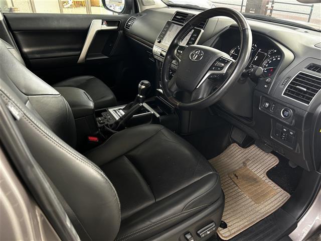 ランドクルーザープラド ＴＺ－Ｇ　ワンオーナー・純正ナビ・ＡＭ／ＦＭ・ＵＳＢ・ミラーキャスト・Ｂｌｕｅｔｏｏｔｈ・クルーズコントロール・レーンキープ・パドルシフト・ハンズフリー・オートライト・オートマチックハイビーム・電動格納ミラー（2枚目）