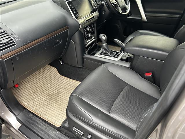 ランドクルーザープラド ＴＺ－Ｇ　ワンオーナー・純正ナビ・ＡＭ／ＦＭ・ＵＳＢ・ミラーキャスト・Ｂｌｕｅｔｏｏｔｈ・クルーズコントロール・レーンキープ・パドルシフト・ハンズフリー・オートライト・オートマチックハイビーム・電動格納ミラー（3枚目）