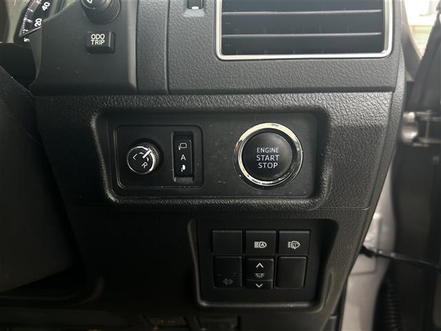 ランドクルーザープラド ＴＺ－Ｇ　ワンオーナー・純正ナビ・ＡＭ／ＦＭ・ＵＳＢ・ミラーキャスト・Ｂｌｕｅｔｏｏｔｈ・クルーズコントロール・レーンキープ・パドルシフト・ハンズフリー・オートライト・オートマチックハイビーム・電動格納ミラー（16枚目）