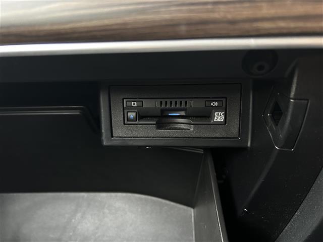 ランドクルーザープラド ＴＺ－Ｇ　ワンオーナー・純正ナビ・ＡＭ／ＦＭ・ＵＳＢ・ミラーキャスト・Ｂｌｕｅｔｏｏｔｈ・クルーズコントロール・レーンキープ・パドルシフト・ハンズフリー・オートライト・オートマチックハイビーム・電動格納ミラー（24枚目）