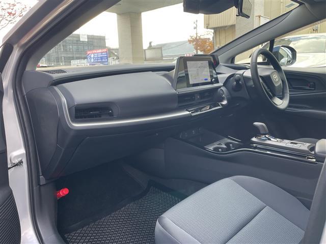 プリウス Ｘ　・純正ナビ・ＡＭ／ＦＭ・ＴＶ（フルセグ）・ＵＳＢ・Ｂｌｕｅｔｏｏｔｈ・Ｍｉｒａｃａｓｔ・レーンキープアシスト・クルーズコントロール・ハンズフリー・ＥＴＣ２．０・オートライト（5枚目）