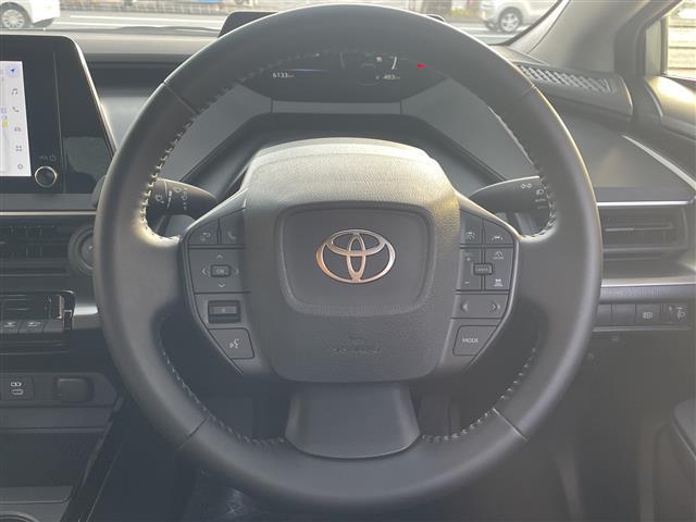 プリウス Ｘ　・純正ナビ・ＡＭ／ＦＭ・ＴＶ（フルセグ）・ＵＳＢ・Ｂｌｕｅｔｏｏｔｈ・Ｍｉｒａｃａｓｔ・レーンキープアシスト・クルーズコントロール・ハンズフリー・ＥＴＣ２．０・オートライト（13枚目）