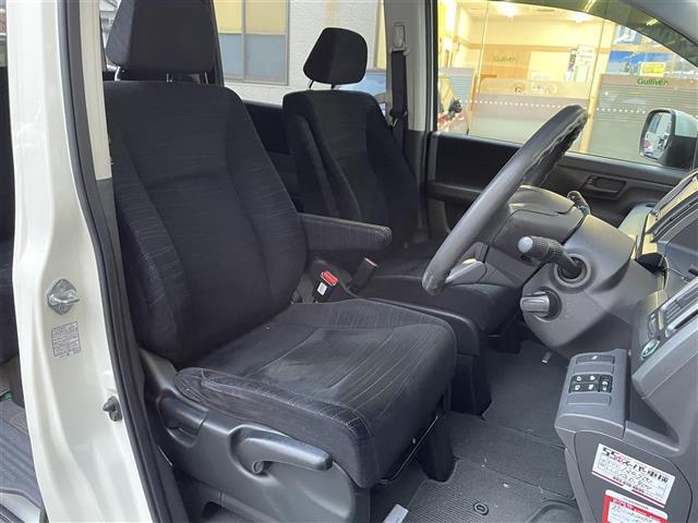 ステップワゴン Ｌ　☆純正ナビ（ＡＭ／ＦＭ／ＣＤ／ＤＶＤ／ＵＳＢ／フルセグＴＶ）☆フリップダウンモニター☆パーキングアシスト☆純正フロアマット☆ドライブレコーダー前（ＳＤ無し）☆オートライト☆フォグランプ（4枚目）