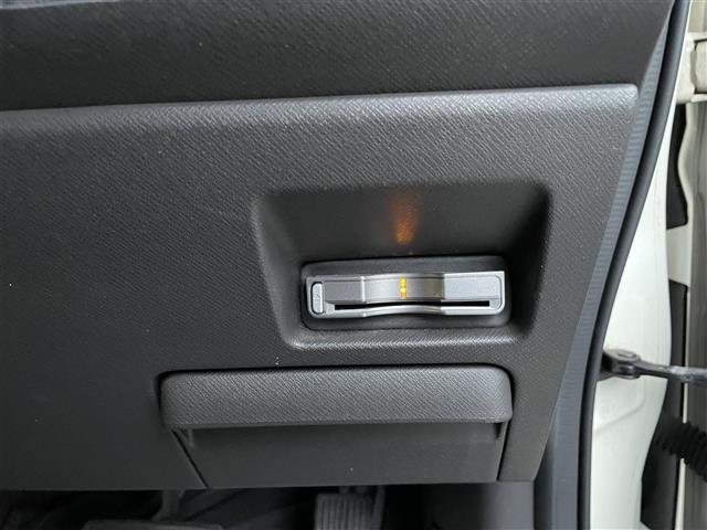 ステップワゴン Ｌ　☆純正ナビ（ＡＭ／ＦＭ／ＣＤ／ＤＶＤ／ＵＳＢ／フルセグＴＶ）☆フリップダウンモニター☆パーキングアシスト☆純正フロアマット☆ドライブレコーダー前（ＳＤ無し）☆オートライト☆フォグランプ（19枚目）