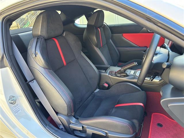 GR86 RZ ・純正ナビ・Bluetooth・TV(フルセグ)・AM/FM・USB・iPod・SD・DISC・ハンズフリー・クルーズコントロール・オートライト・電動格納ミラー・横すべり防止(5枚目)