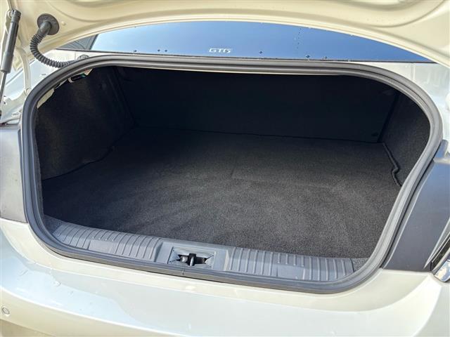 GR86 RZ ・純正ナビ・Bluetooth・TV(フルセグ)・AM/FM・USB・iPod・SD・DISC・ハンズフリー・クルーズコントロール・オートライト・電動格納ミラー・横すべり防止(9枚目)