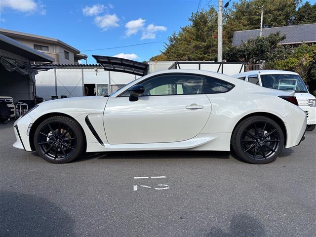 GR86 RZ ・純正ナビ・Bluetooth・TV(フルセグ)・AM/FM・USB・iPod・SD・DISC・ハンズフリー・クルーズコントロール・オートライト・電動格納ミラー・横すべり防止(20枚目)