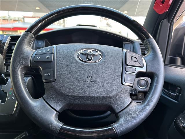 ハイエースバン スーパーＧＬ　ダークプライムＩＩ　【ワンオーナー】☆登録時距離１５１８８ｋｍ！！！！☆純正ナビ／フルセグＴＶ／ＣＤ／ＤＶＤ／ＢＴＡ／ＳＤ☆全方位カメラ☆前席社外レカロシート☆両側パワースライドドア☆ベッドキット☆クルー（15枚目）