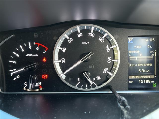 ハイエースバン スーパーＧＬ　ダークプライムＩＩ　【ワンオーナー】☆登録時距離１５１８８ｋｍ！！！！☆純正ナビ／フルセグＴＶ／ＣＤ／ＤＶＤ／ＢＴＡ／ＳＤ☆全方位カメラ☆前席社外レカロシート☆両側パワースライドドア☆ベッドキット☆クルー（16枚目）