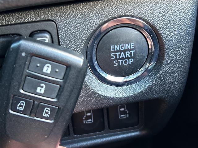 ハイエースバン スーパーＧＬ　ダークプライムＩＩ　【ワンオーナー】☆登録時距離１５１８８ｋｍ！！！！☆純正ナビ／フルセグＴＶ／ＣＤ／ＤＶＤ／ＢＴＡ／ＳＤ☆全方位カメラ☆前席社外レカロシート☆両側パワースライドドア☆ベッドキット☆クルー（24枚目）