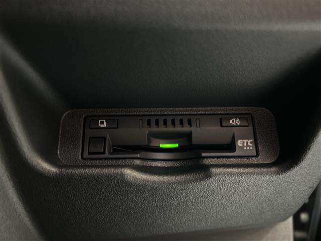 ハイエースバン スーパーＧＬ　ダークプライムＩＩ　【ワンオーナー】☆登録時距離１５１８８ｋｍ！！！！☆純正ナビ／フルセグＴＶ／ＣＤ／ＤＶＤ／ＢＴＡ／ＳＤ☆全方位カメラ☆前席社外レカロシート☆両側パワースライドドア☆ベッドキット☆クルー（27枚目）