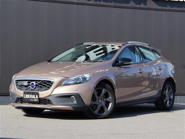 Ｖ４０ クロスカントリー　Ｔ５　ＡＷＤ　インテリセーフ　ハーフレザー　ＡＣＣ　衝突軽減Ｂ　ＬＫＡ　ＢＬＩＳ　パークアシスト　純正ナビＴＶ　バックカメラ　パワーシート／ヒーター　スマートキー　純正１７ＡＷ　バイキセノン（26枚目）