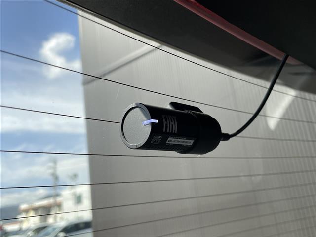 ５００Ｘ クロス　Ｕｃｏｎｎｅｃｔ　ＣａｒＰｌａｙ　ＡＣＣ　　レーンキープ　黒革シート　ＰＷシート　シートヒーター　ＬＥＤヘッドライト　パークセンサー　バックカメラ　ＵＳＢ　ルーフレール　純正前後ドライブレコーダー（11枚目）