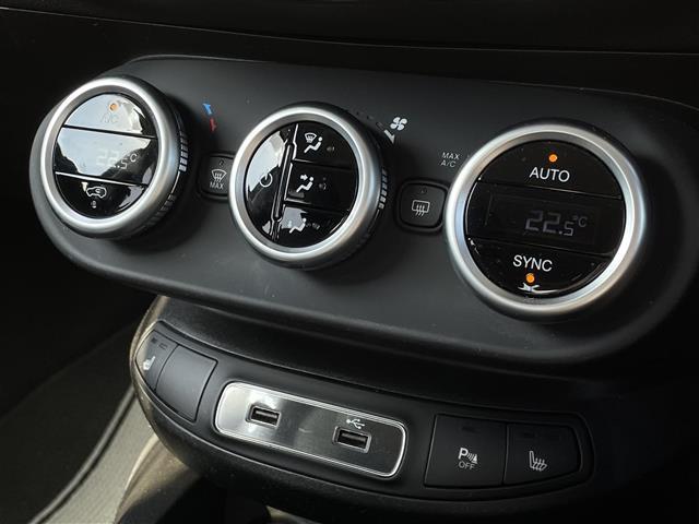 ５００Ｘ クロス　Ｕｃｏｎｎｅｃｔ　ＣａｒＰｌａｙ　ＡＣＣ　　レーンキープ　黒革シート　ＰＷシート　シートヒーター　ＬＥＤヘッドライト　パークセンサー　バックカメラ　ＵＳＢ　ルーフレール　純正前後ドライブレコーダー（27枚目）