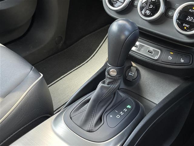 ５００Ｘ クロス　Ｕｃｏｎｎｅｃｔ　ＣａｒＰｌａｙ　ＡＣＣ　　レーンキープ　黒革シート　ＰＷシート　シートヒーター　ＬＥＤヘッドライト　パークセンサー　バックカメラ　ＵＳＢ　ルーフレール　純正前後ドライブレコーダー（30枚目）