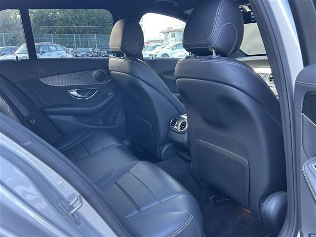 Ｃクラスステーションワゴン Ｃ２００　４マチック　ステーションワゴン　スポーツ　レーダーセーフティーＰＫＧ　レザーエクスクルーシブＰＫＧ　ＡＭＧライン　純正ナビ　フルセグＴＶ　ＡＣＣ　ＢＳＭ　エアサス　ＨＵＤ　ＥＴＣ　シートヒーター　エアサス　ＬＫＡ　Ｂカメラ　ＬＥＤヘッドライト（9枚目）