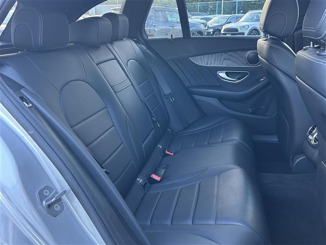 Ｃクラスステーションワゴン Ｃ２００　４マチック　ステーションワゴン　スポーツ　レーダーセーフティーＰＫＧ　レザーエクスクルーシブＰＫＧ　ＡＭＧライン　純正ナビ　フルセグＴＶ　ＡＣＣ　ＢＳＭ　エアサス　ＨＵＤ　ＥＴＣ　シートヒーター　エアサス　ＬＫＡ　Ｂカメラ　ＬＥＤヘッドライト（10枚目）