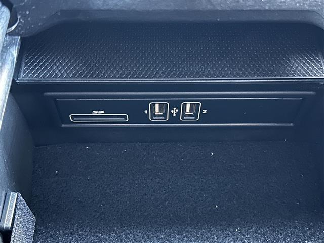 Ｃクラスステーションワゴン Ｃ２００　４マチック　ステーションワゴン　スポーツ　レーダーセーフティーＰＫＧ　レザーエクスクルーシブＰＫＧ　ＡＭＧライン　純正ナビ　フルセグＴＶ　ＡＣＣ　ＢＳＭ　エアサス　ＨＵＤ　ＥＴＣ　シートヒーター　エアサス　ＬＫＡ　Ｂカメラ　ＬＥＤヘッドライト（33枚目）