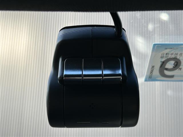 Ｃクラスステーションワゴン Ｃ２００　４マチック　ステーションワゴン　スポーツ　レーダーセーフティーＰＫＧ　レザーエクスクルーシブＰＫＧ　ＡＭＧライン　純正ナビ　フルセグＴＶ　ＡＣＣ　ＢＳＭ　エアサス　ＨＵＤ　ＥＴＣ　シートヒーター　エアサス　ＬＫＡ　Ｂカメラ　ＬＥＤヘッドライト（38枚目）