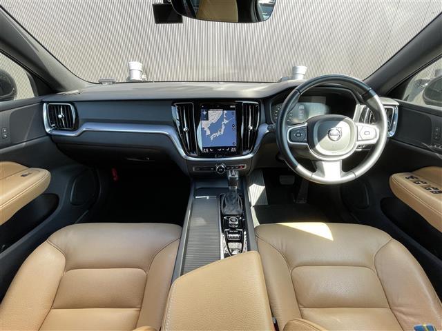 Ｖ６０ Ｔ５　モメンタム　茶革シート／インテリセーフ／ＡＣＣ／衝突軽減Ｂ／ＬＫＡ／ＢＬＩＳ／パーキングアシスト／純正ナビＴＶ／Ｂカメラ／ＣａｒＰｌａｙ／パワーシート／ヒーター／パワーバックＤ／スマートキー／純正１７ＡＷ／ＬＥＤ（4枚目）