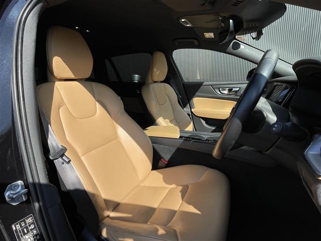 Ｖ６０ Ｔ５　モメンタム　茶革シート／インテリセーフ／ＡＣＣ／衝突軽減Ｂ／ＬＫＡ／ＢＬＩＳ／パーキングアシスト／純正ナビＴＶ／Ｂカメラ／ＣａｒＰｌａｙ／パワーシート／ヒーター／パワーバックＤ／スマートキー／純正１７ＡＷ／ＬＥＤ（6枚目）