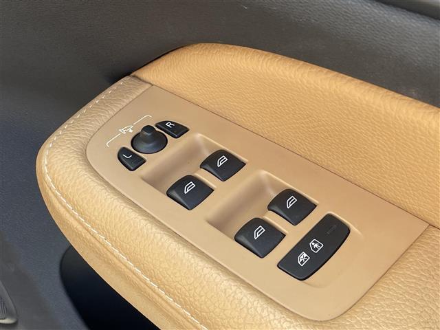 Ｖ６０ Ｔ５　モメンタム　茶革シート／インテリセーフ／ＡＣＣ／衝突軽減Ｂ／ＬＫＡ／ＢＬＩＳ／パーキングアシスト／純正ナビＴＶ／Ｂカメラ／ＣａｒＰｌａｙ／パワーシート／ヒーター／パワーバックＤ／スマートキー／純正１７ＡＷ／ＬＥＤ（8枚目）