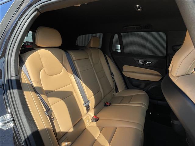 Ｖ６０ Ｔ５　モメンタム　茶革シート／インテリセーフ／ＡＣＣ／衝突軽減Ｂ／ＬＫＡ／ＢＬＩＳ／パーキングアシスト／純正ナビＴＶ／Ｂカメラ／ＣａｒＰｌａｙ／パワーシート／ヒーター／パワーバックＤ／スマートキー／純正１７ＡＷ／ＬＥＤ（11枚目）