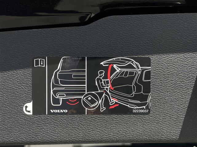 Ｖ６０ Ｔ５　モメンタム　茶革シート／インテリセーフ／ＡＣＣ／衝突軽減Ｂ／ＬＫＡ／ＢＬＩＳ／パーキングアシスト／純正ナビＴＶ／Ｂカメラ／ＣａｒＰｌａｙ／パワーシート／ヒーター／パワーバックＤ／スマートキー／純正１７ＡＷ／ＬＥＤ（19枚目）