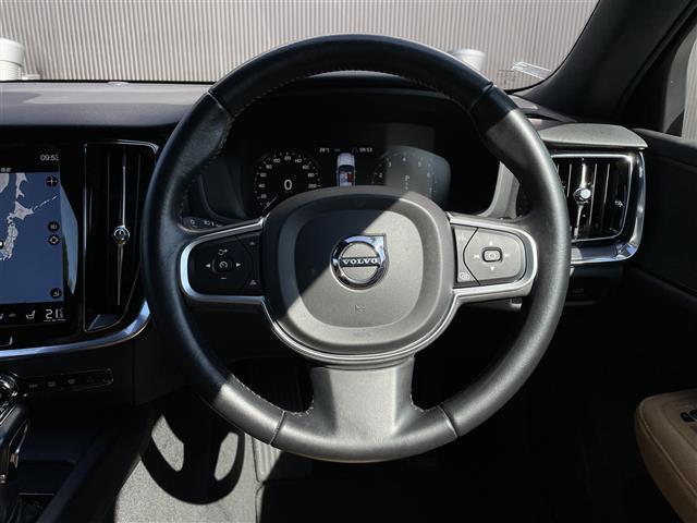 Ｖ６０ Ｔ５　モメンタム　茶革シート／インテリセーフ／ＡＣＣ／衝突軽減Ｂ／ＬＫＡ／ＢＬＩＳ／パーキングアシスト／純正ナビＴＶ／Ｂカメラ／ＣａｒＰｌａｙ／パワーシート／ヒーター／パワーバックＤ／スマートキー／純正１７ＡＷ／ＬＥＤ（21枚目）