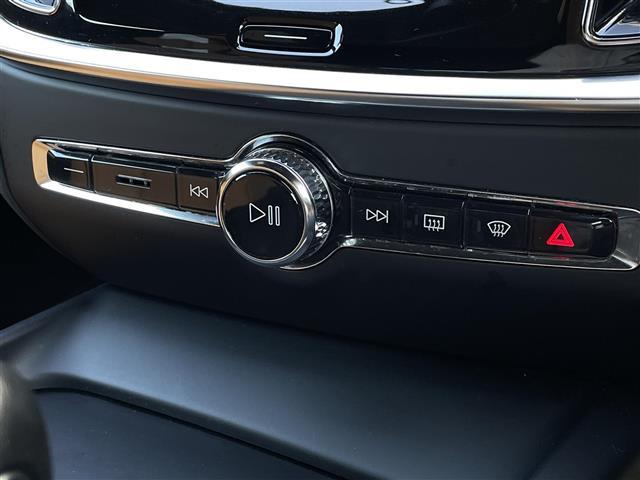 Ｖ６０ Ｔ５　モメンタム　茶革シート／インテリセーフ／ＡＣＣ／衝突軽減Ｂ／ＬＫＡ／ＢＬＩＳ／パーキングアシスト／純正ナビＴＶ／Ｂカメラ／ＣａｒＰｌａｙ／パワーシート／ヒーター／パワーバックＤ／スマートキー／純正１７ＡＷ／ＬＥＤ（28枚目）