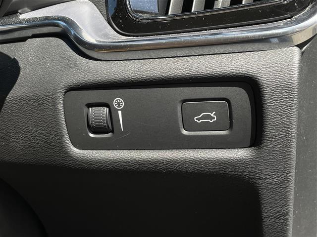 Ｖ６０ Ｔ５　モメンタム　茶革シート／インテリセーフ／ＡＣＣ／衝突軽減Ｂ／ＬＫＡ／ＢＬＩＳ／パーキングアシスト／純正ナビＴＶ／Ｂカメラ／ＣａｒＰｌａｙ／パワーシート／ヒーター／パワーバックＤ／スマートキー／純正１７ＡＷ／ＬＥＤ（32枚目）