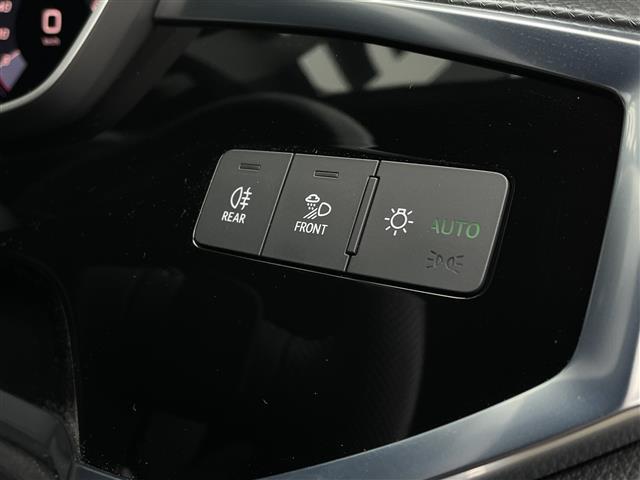 Ｑ３ ４０ＴＤＩクワトロ　Ｓライン　パノラマサンルーフ　ブラックスタイリングＰＫＧ　Ｂａｎｇ＆Ｏｌｕｆｓｅｎサウンド　ＭＭＩナビ　プラスＰＫＧ（黒革／アンビエントライト／１９インチＡＷ）　ベーシックＰＫＧ（シートヒーター／ＰＷシート）（6枚目）
