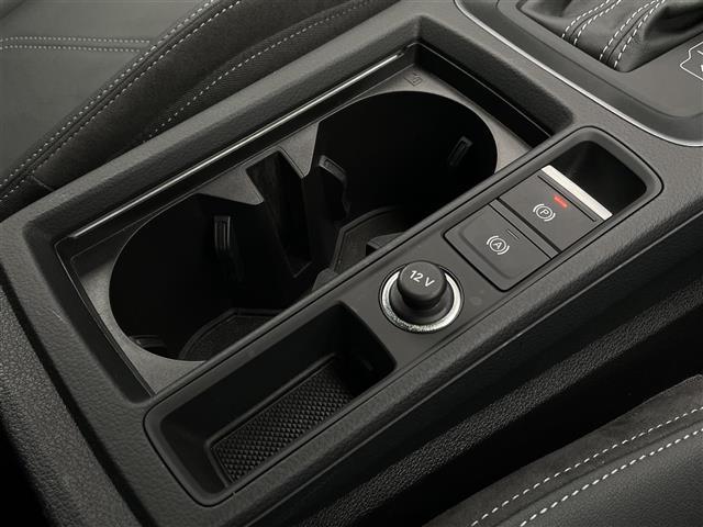Ｑ３ ４０ＴＤＩクワトロ　Ｓライン　パノラマサンルーフ　ブラックスタイリングＰＫＧ　Ｂａｎｇ＆Ｏｌｕｆｓｅｎサウンド　ＭＭＩナビ　プラスＰＫＧ（黒革／アンビエントライト／１９インチＡＷ）　ベーシックＰＫＧ（シートヒーター／ＰＷシート）（26枚目）