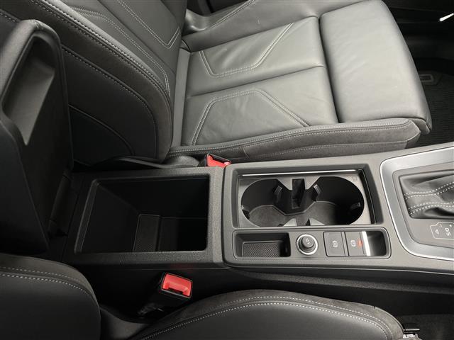 Ｑ３ ４０ＴＤＩクワトロ　Ｓライン　パノラマサンルーフ　ブラックスタイリングＰＫＧ　Ｂａｎｇ＆Ｏｌｕｆｓｅｎサウンド　ＭＭＩナビ　プラスＰＫＧ（黒革／アンビエントライト／１９インチＡＷ）　ベーシックＰＫＧ（シートヒーター／ＰＷシート）（29枚目）