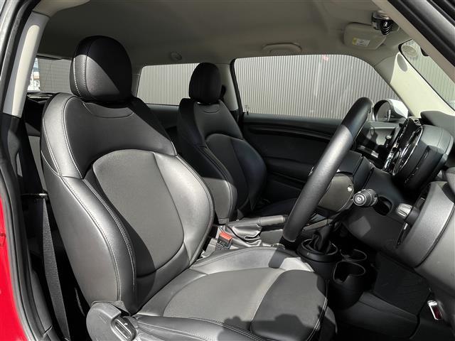 MINI クーパーD サザーク ナビPKG ペッパーPKG 黒革シート シートヒーター MINIエキサイトメントパッケージ レインセンサー 純正ラバーマット 純正ドラレコ アンビエントライト コンパートメントPKG ETC(6枚目)