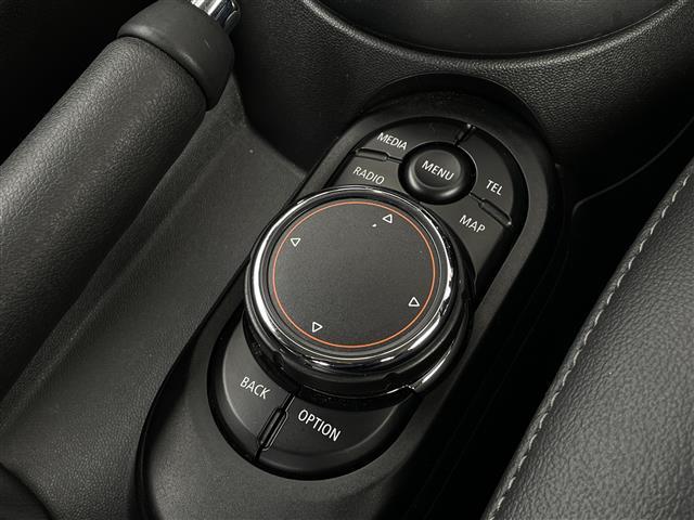 MINI クーパーD サザーク ナビPKG ペッパーPKG 黒革シート シートヒーター MINIエキサイトメントパッケージ レインセンサー 純正ラバーマット 純正ドラレコ アンビエントライト コンパートメントPKG ETC(25枚目)