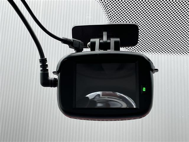 MINI クーパーD サザーク ナビPKG ペッパーPKG 黒革シート シートヒーター MINIエキサイトメントパッケージ レインセンサー 純正ラバーマット 純正ドラレコ アンビエントライト コンパートメントPKG ETC(29枚目)