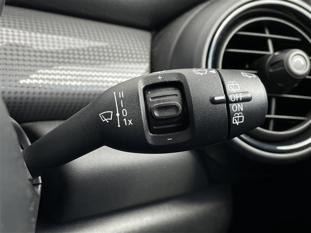 MINI クーパーD サザーク ナビPKG ペッパーPKG 黒革シート シートヒーター MINIエキサイトメントパッケージ レインセンサー 純正ラバーマット 純正ドラレコ アンビエントライト コンパートメントPKG ETC(32枚目)