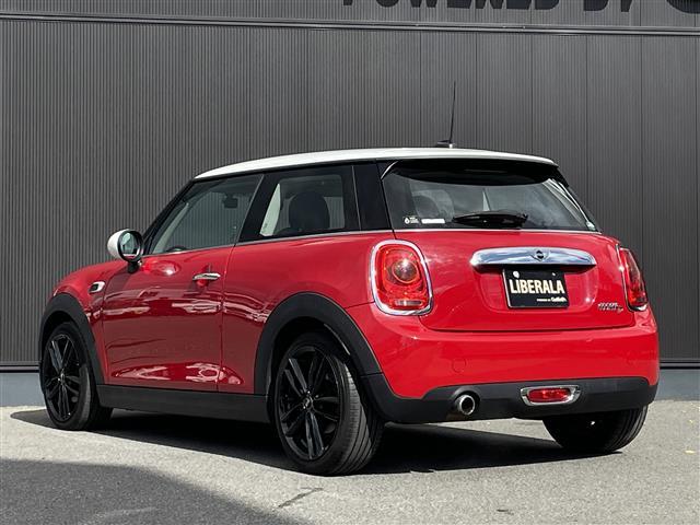 MINI クーパーD サザーク ナビPKG ペッパーPKG 黒革シート シートヒーター MINIエキサイトメントパッケージ レインセンサー 純正ラバーマット 純正ドラレコ アンビエントライト コンパートメントPKG ETC(38枚目)