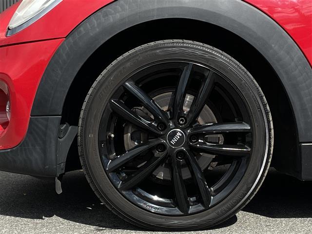 MINI クーパーD サザーク ナビPKG ペッパーPKG 黒革シート シートヒーター MINIエキサイトメントパッケージ レインセンサー 純正ラバーマット 純正ドラレコ アンビエントライト コンパートメントPKG ETC(41枚目)