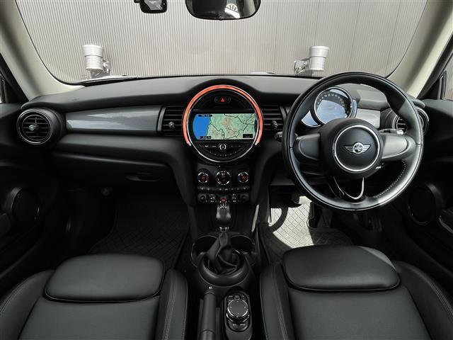 MINI クーパーD サザーク ナビPKG ペッパーPKG 黒革シート シートヒーター MINIエキサイトメントパッケージ レインセンサー 純正ラバーマット 純正ドラレコ アンビエントライト コンパートメントPKG ETC(42枚目)