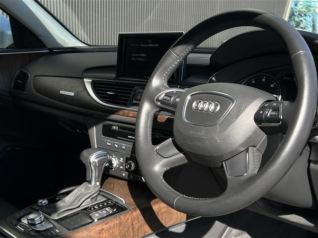 A6オールロードクワトロ ベースグレード 4WD 当店買取車両 エアサス BOSEサウンド クルコン パワーシート シートヒーター 黒革シート オートライト オートハイビーム ETC ダウンヒルアシスト オートホールド 純正ナビ(7枚目)