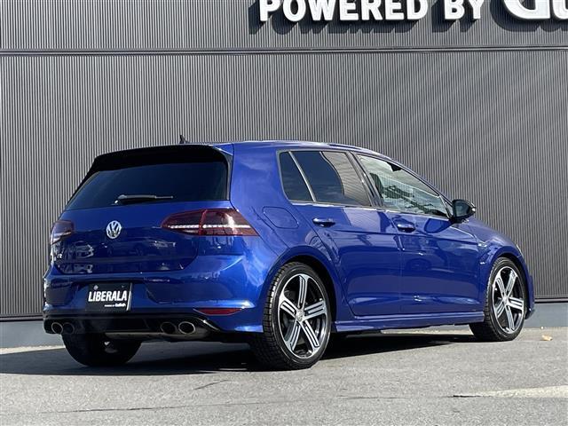 ゴルフＲ ベースグレード　Ｒ専用エクステリア　クロームデュアルツインエキゾーストパイプ　純正１８インチＡＷ　純ナビＤｉｓｃｏｖｅｒＰｒｏ　黒革シート　コーナーセンサー　Ｐシート（Ｄ席）　シートヒーター（Ｄ席／Ｎ席）　ＥＴＣ（43枚目）