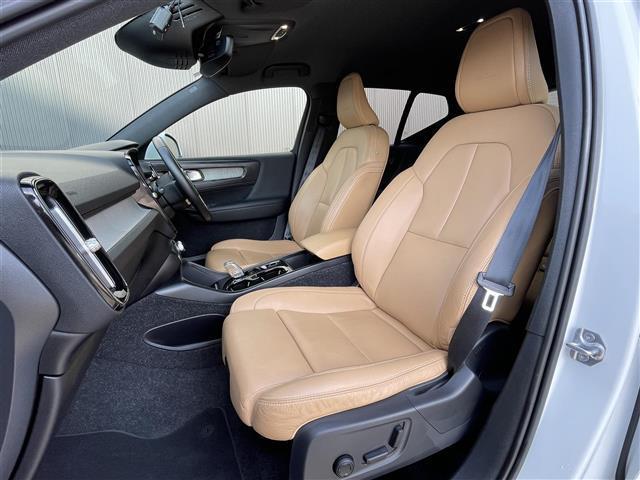 XC40 T4 AWD インスクリプション レザーシート クリスタルノブ 純正ナビ(AM/FM/BT/TV) harman/kardonサウンドACCLKA BSM 360°カメラ CarPlay 全席シートヒーター Pシート(D席/N席)禁煙(13枚目)