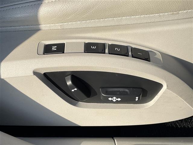 V40 D4 インスクリプション レザーシート PWシート シートヒーター インテリセーフ ACC BLIS レーンキーピングエイド 純正ナビ バックカメラ パドルシフト LEDヘッドライト パークセンサー スマートキー ETC(8枚目)